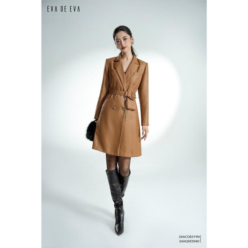 Áo khoác măng tô nữ dáng dài Eva de Eva 24ACOE019N