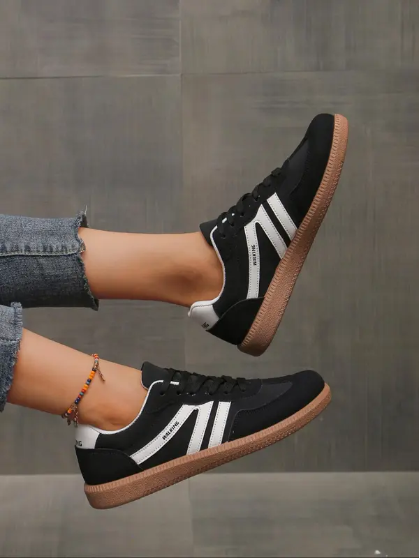 Women's Fashionable Patchwork Lace Up Low Top Sneakers, Casual Comfortable Sports Shoes for Daily Wear, Female All-match Round Toe Shoes for Fall 1