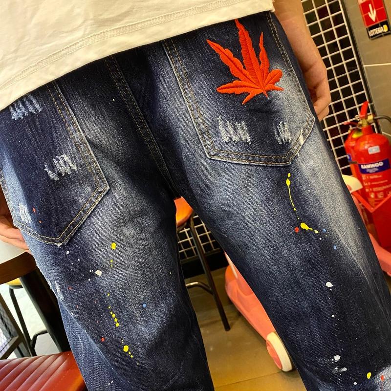 Quần suông nam túi thêu lá cỏ màu xanh rách vẩy sơn Menswear 1