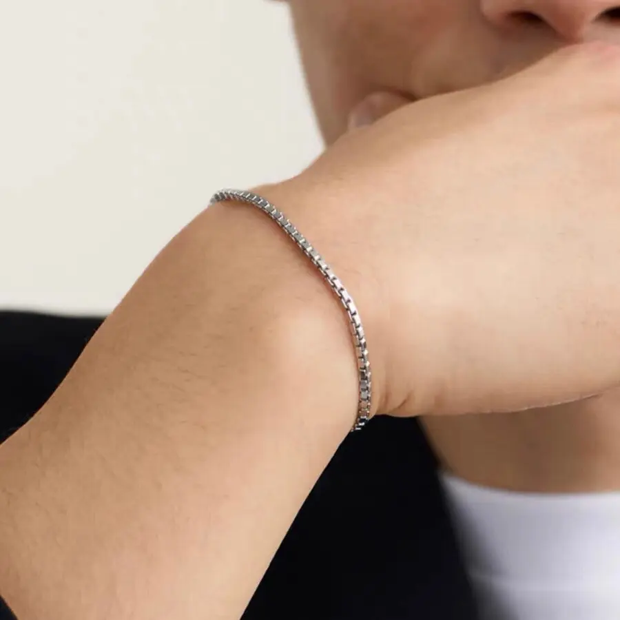 Vòng tay nam nữ xích vuông trơn Basic