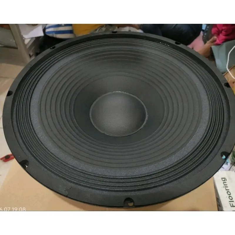speaker 15 inch Black spider 15200 3