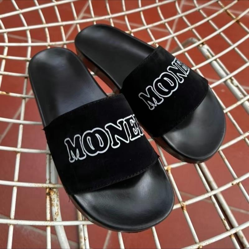 [MUA DÉP KÈM THEO LỌ KEO] Dép quai ngang thương hiệu mooner nỉ nhung bản chữ hoạt hình bản đế pu đúc nguyên khối 3 phân chống nước kiểu dáng hotrend_dép quai ngang nam nữ_dép boy phố Slipper DéP Đế Bằng