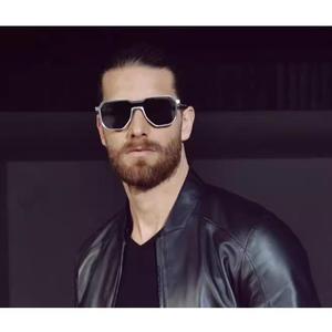 แว่นกันแดดชิ้นเดียว กรอบใหญ่ สไตล์เท่ เหมาะสำหรับยิงถนน และขับรถ