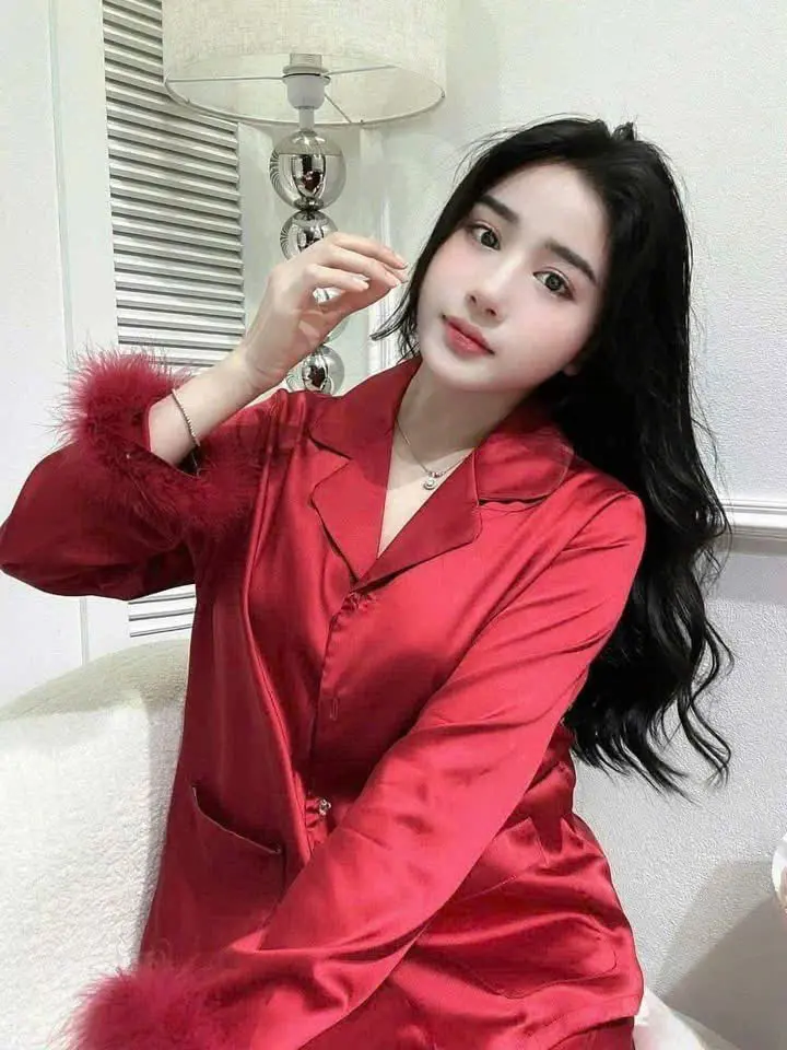Bộ đồ ngủ nữ tay dài viền lông chất lụa latin mềm mịn freesize 40-60kg - Women Áo