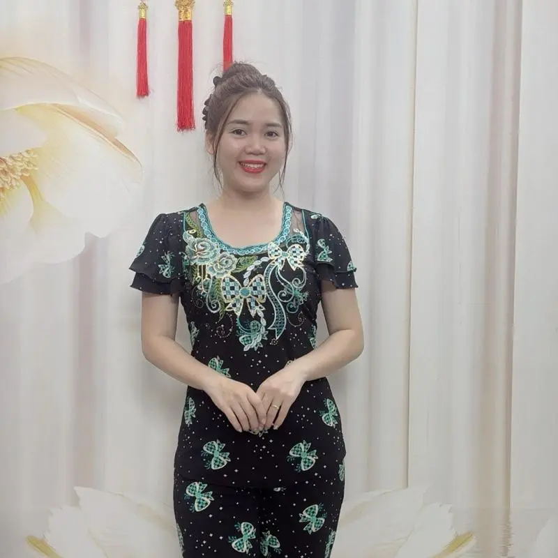A50 Đồ bộ nữ trung niên lửng 7 tấc hoạ tiết nơ xinh, cổ thêu, tay cánh tiên thương hiệu Hải Sơn women