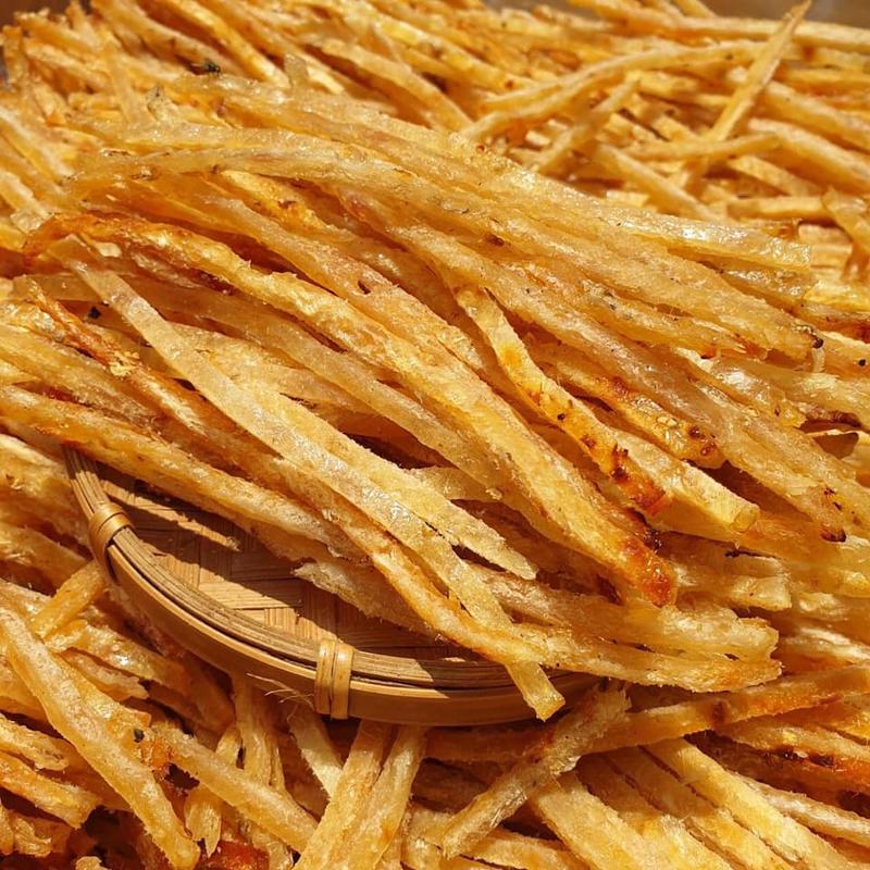 CÁ THIỀU CÂY NHÀ LÀM BÀ TRÙM KHÔ GÀ Cay Snack