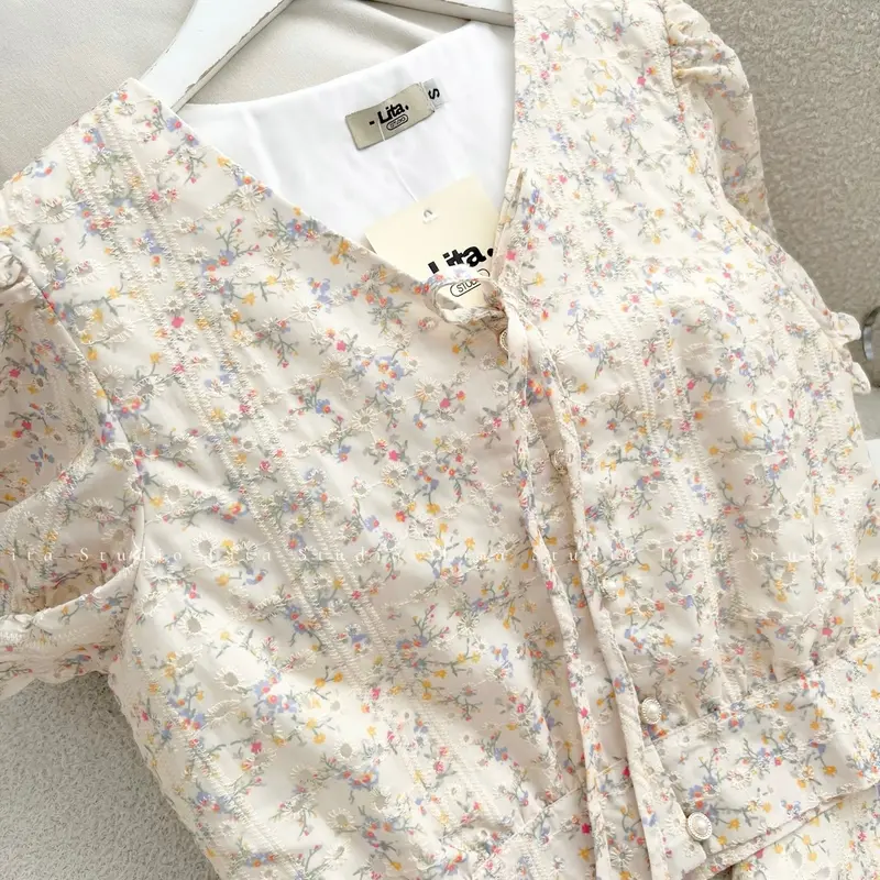 Bộ áo kèm chân váy hoa nhí thêu màu be nhẹ nhàng thanh lịch đi làm đi tiệc V138 Nữ Kem Top Women 5