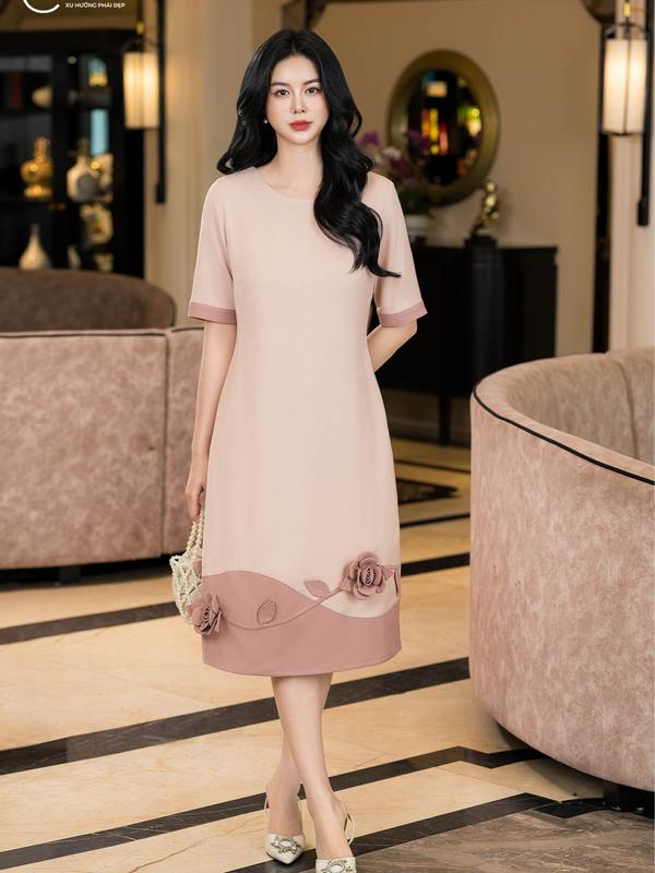 Đầm Chéo Nhung Nữ Trung Niên Đơn Giản Dễ Phối tặng mẹ thương hiệu Thiều Hoa DD4L0546 Women Dress váy tiệc