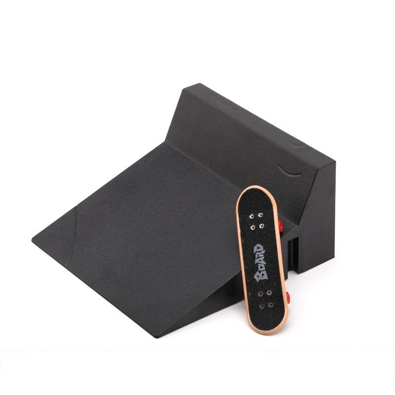 Skate Ramp Mini Training Skating Board Black Finger Skateboard for Children Indoor Home Toy Ramp Stairs Venue Combination Funny 4