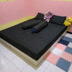 Sprei King Motif Kotak Hitam Homemade Katun Estetik Bunga Set Sarung Bantal Tali Guling Black Square Karet Sudut