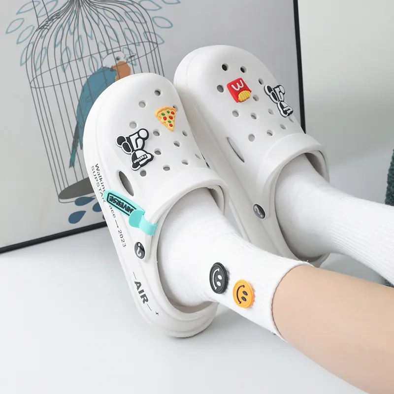 Giày Croc, Dành Cho Phụ Nữ Và Nam Giới, Phong Cách Mới Cho Mùa Hè 2025, Thích Hợp Cho Sinh Viên Và Y Tá, Dép Bít Mũi, Chống Trượt, Đế Mềm, Dép Đi Biển
