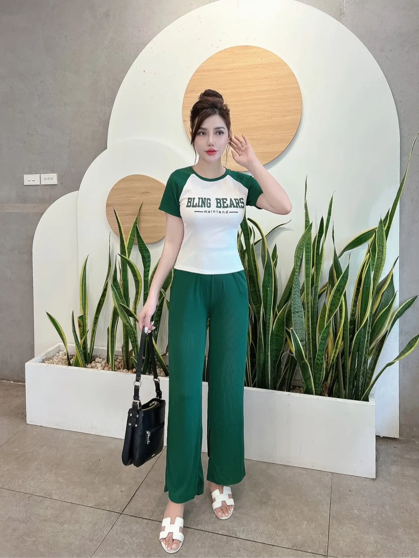 Đồ bộ nữ mẫu áo ngắn quần dài in chữ chất liệu len gân ôm eo tôn dáng cho chị em Hồng