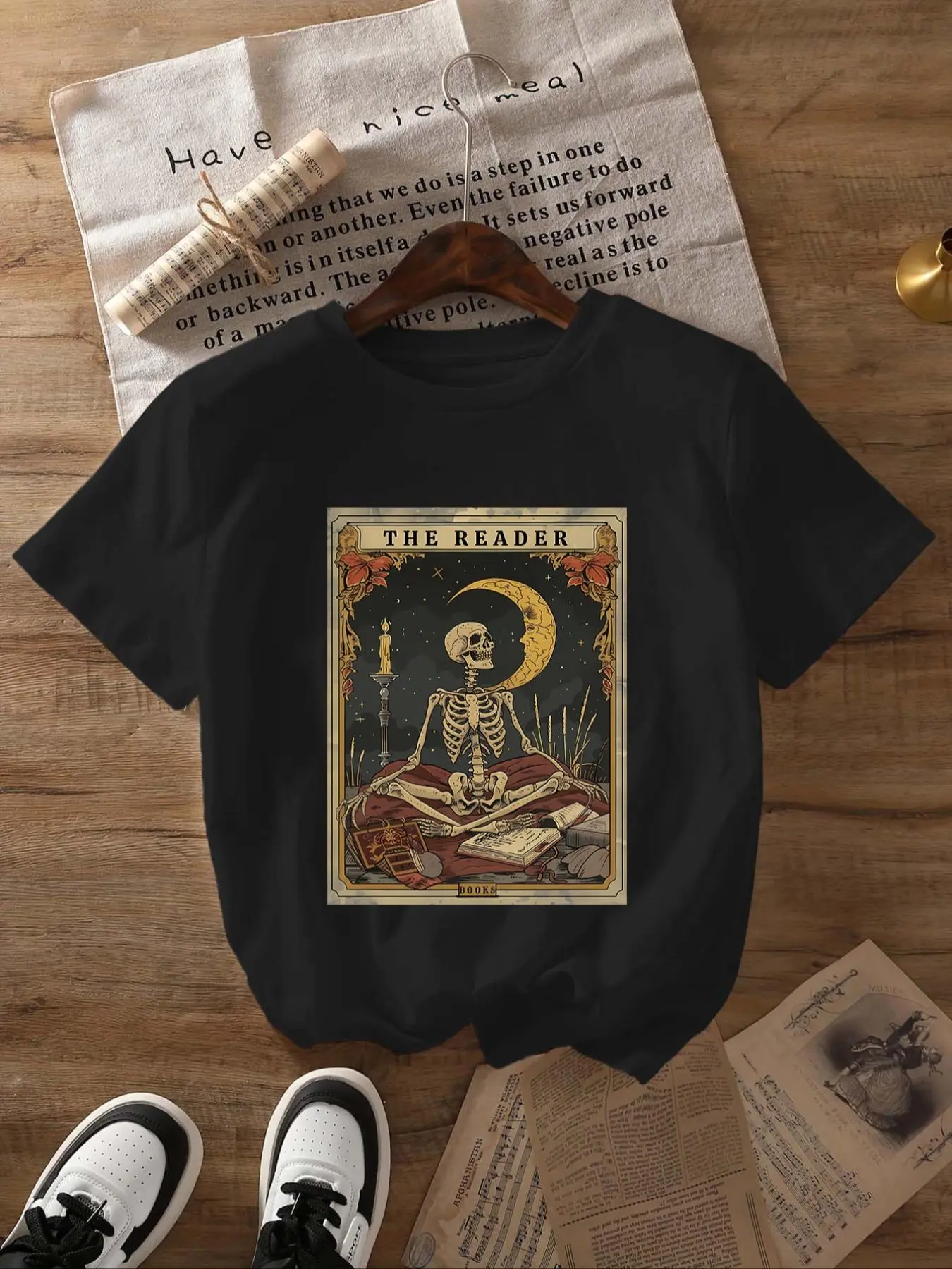 Women's Skeleton & Moon Print Round Neck Graphic Tee, Vintage Trendy Casual Short Sleeve T-shirt for Daily Wear, Ladies Summer Outfit