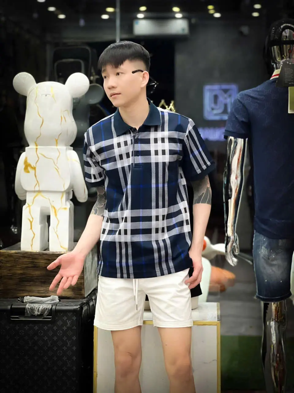 Áo thun nam cổ trụ cổ tròn B phối sọc, vải cotton co dãn form đẹp - Polo, Menswear