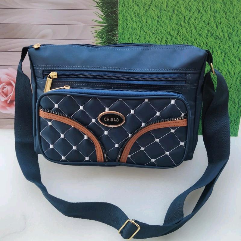 Tas Selempang Wanita Banyak Resleting 1