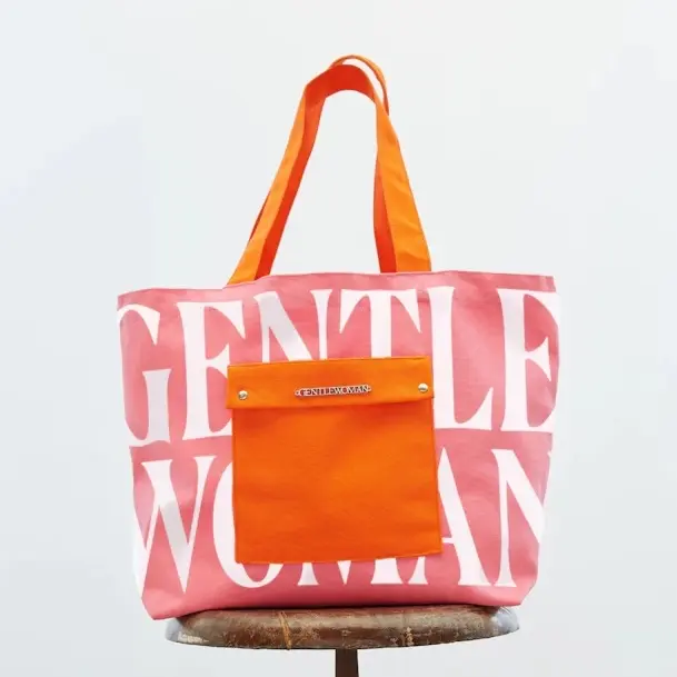 GENTLEWOMAN Totebag Canvas Wanita Painted Wall Jastipan.th 2