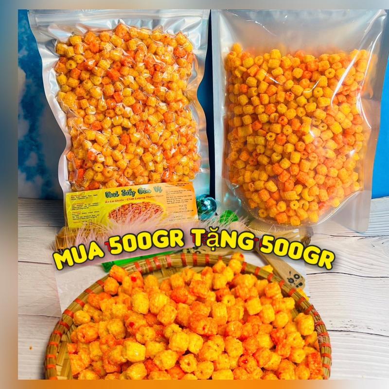 Mua 1 Tặng 1 Combo 1kg 2 Túi Nui sấy tẩm gia vị giòn ngon đậm vị. Nui chiên bơ 500gr x 2 Túi. Đồ ăn vặt Luxifood. Mua Túi 500gr Tặng Túi 500gr Snack Thức Ăn food combo tuoi tho