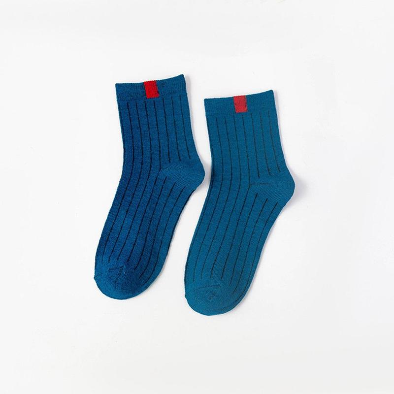 Product Introduction of Fashion Autumn and Winter Cloth Label Couple Socks Sports Socks Solid Color Cotton Socks 13