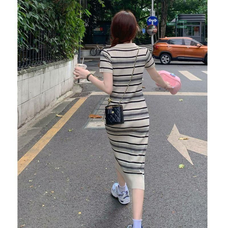 Váy Dệt Kim, Cổ Polo Sọc Hàn Quốc, Dành Cho Nữ, Dài Qua Đầu Gối, Mỏng Và Thanh Lịch, Hàng Mới Về Mùa Hè 2024, Váy Dài Trung Bình 2