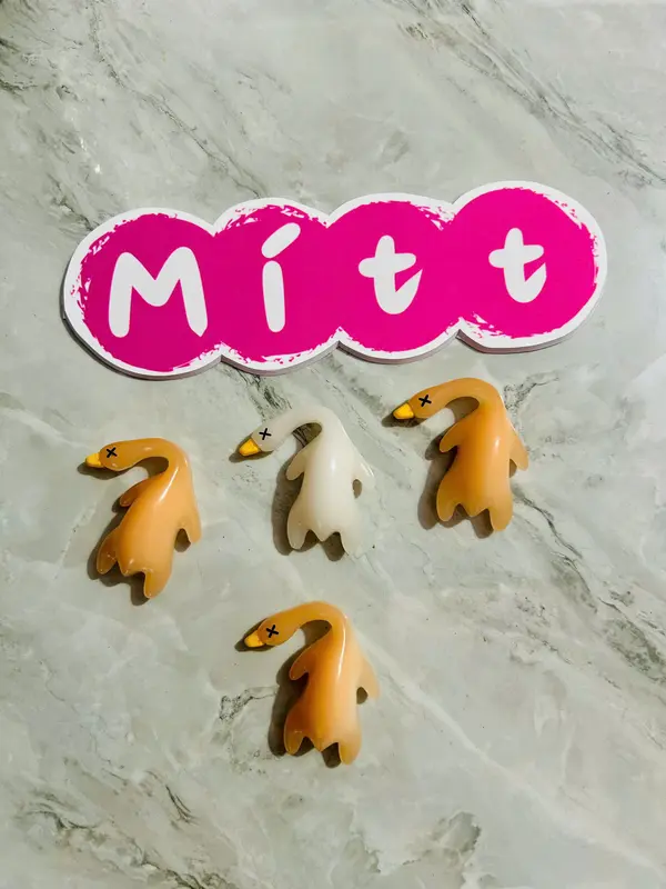 Đồ chơi vịt đổi màu, móc khóa vịt đổi màu dễ thương, đổi màu khi ra nắng 0