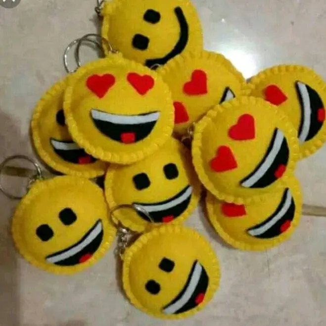 gantungan kunci emoji Key