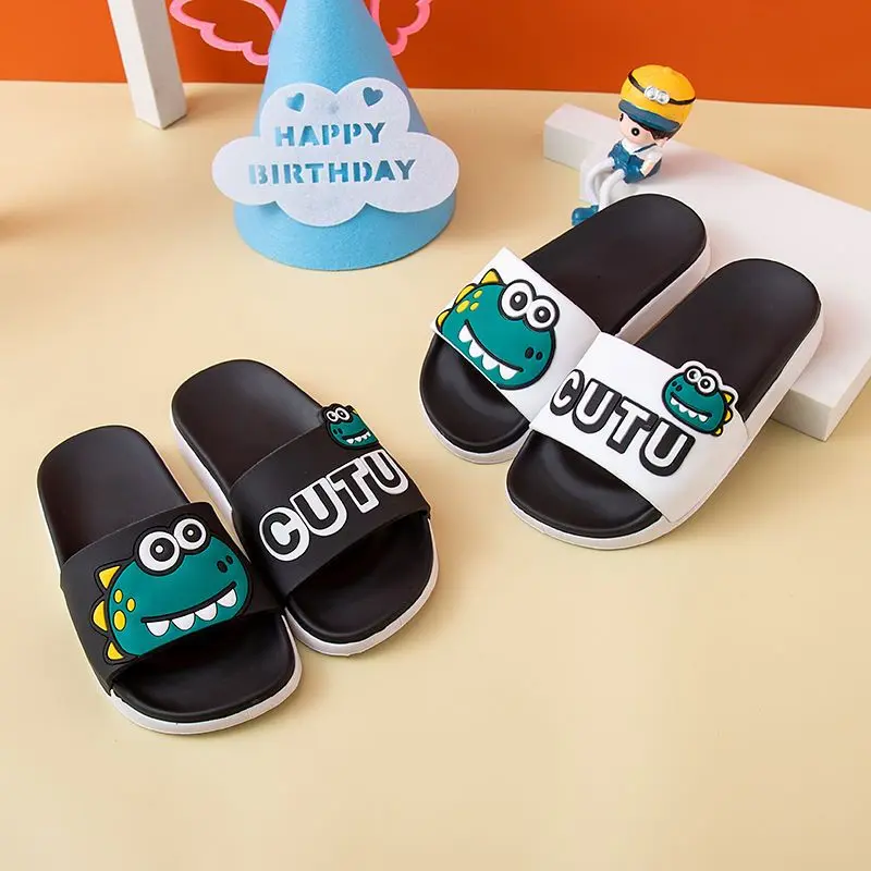Dép khủng long 3D, Hàng mới về, Dễ thương, Có các cỡ Nhỏ, Trung Bình và Lớn, Thích hợp cho trẻ em, Dép dành cho cha mẹ- con, Đế mềm, Dép đi tắm ngoài trời, Được đánh giá tích cực từ năm 2025, HK 8
