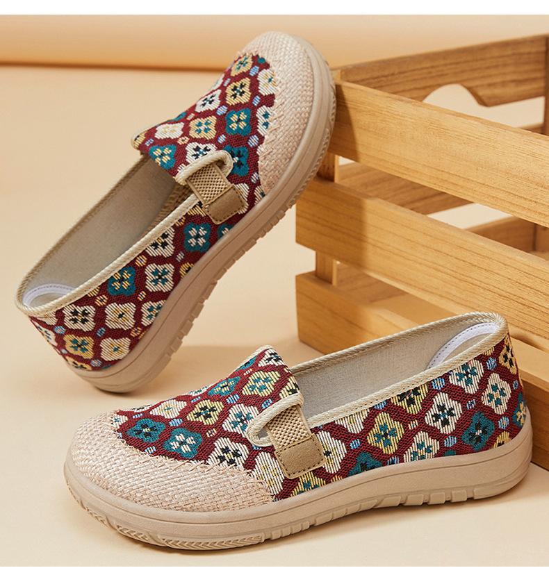 Product Introduction of Women's Shoes Linen Breathable Fisherman Shoes Ethnic Style Embroidered Shoes Soft Sole Comfortable Mom Shoes Casual Elderly Shoes Wholesale 11