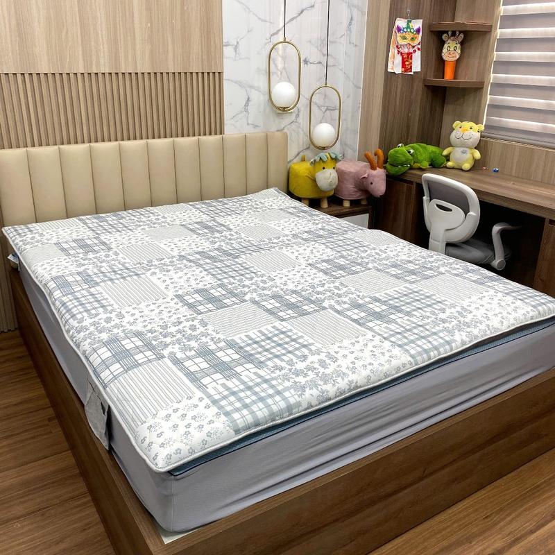 Thảm nệm cao cấp chất liệu lõi bông khử khuẩn,mặt vải satin sang trọng.đệm 4 mùa cao cấp. 0
