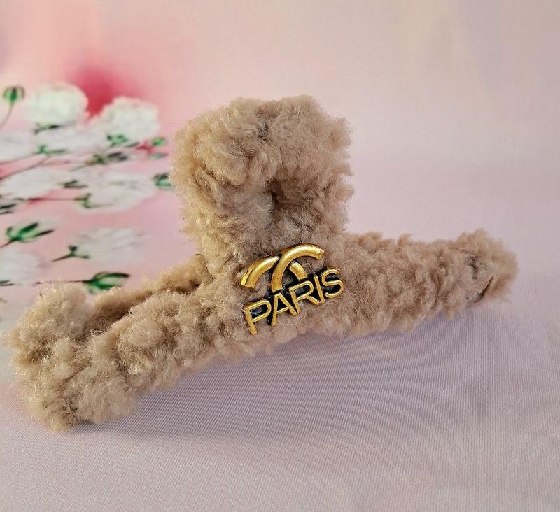 Product Introduction of kẹp ngoạm phủ lông đính charm xinh to 11cm 8