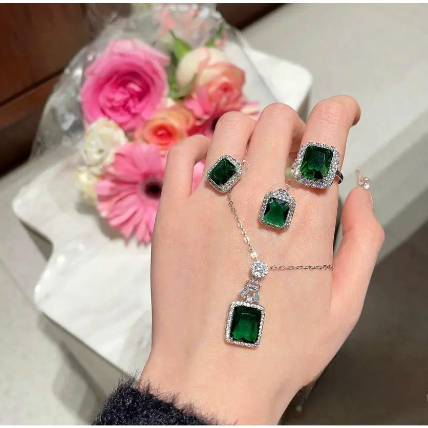 Columbia Emerald Ring Antique 18K Gold Plating Peacock Green Geometric Zircon Earrings Suit