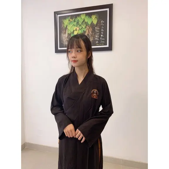 Đồ Lam đi chùa, Áo Tràng Phật Tử Đi Chùa, Áo Đi Lễ Trang Nghiêm Tay Dài Kín Đáo Vải Silk N.A STORE - Áo Tràng Nữ Top Khuy Nâu Women 3