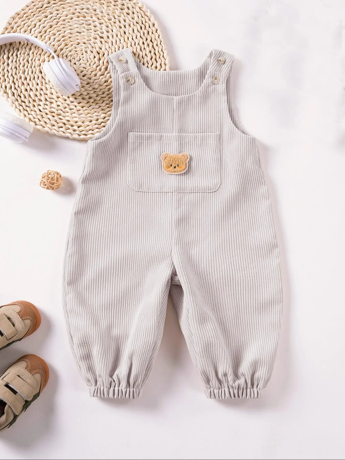 Baby's Fuzzy Cartoon Bear Patched Pocket Buttons Round Neck Jumpsuit, Cute Casual Comfy Sleeveless Jumpsuit, Newborn Infant Kids Clothes for Spring & Fall