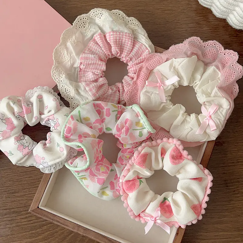 Scrunchies Rộng Viền Ren In, Phong Cách Thanh Lịch, Dành Cho Phụ Nữ Và Trẻ Em Gái, Dây Buộc Tóc Ngọt Ngào Dễ Thương Và Tinh Tế, Phụ Kiện Tóc Thời Trang, Tuyệt Vời Làm Quà Tặng 2