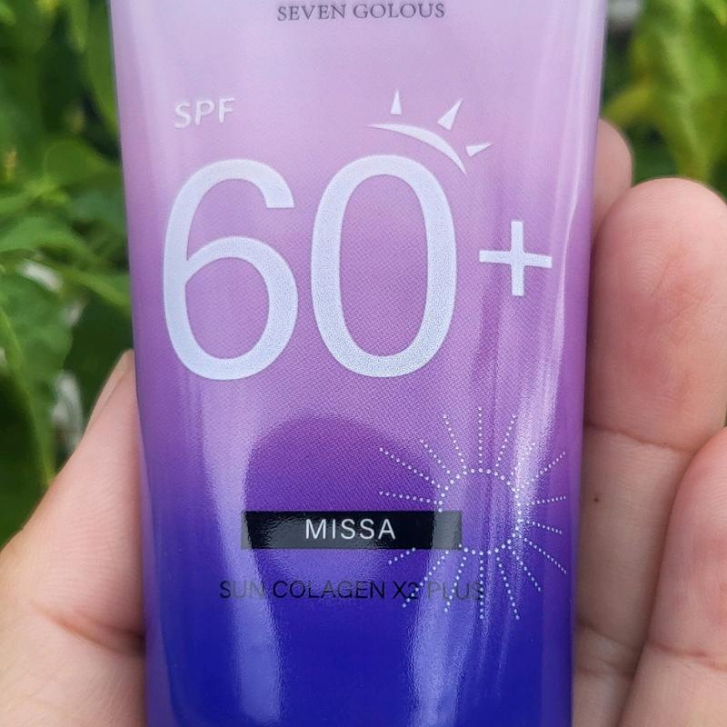   21.000đ 1 hộp 60g  kem dưỡng trắng da chống nắng SEVEN GOLOUS SPF 60+ PA+++ Whitening Sunscreen với 6 màng lọc phù hợp với mọi loại da đặc biệt tốt cho da nhạy cảm. Chất kem trắng nâng tone nhẹ khả năng chịu nước lên tới 4g. Không nhờn bết dính. 