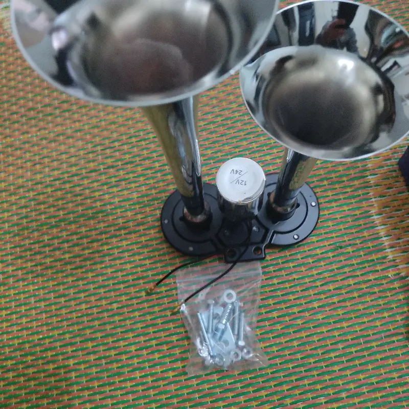 Còi hơi 24 vol HORN TECH (giá 1 chiếc )( phải có bình hơi) 2