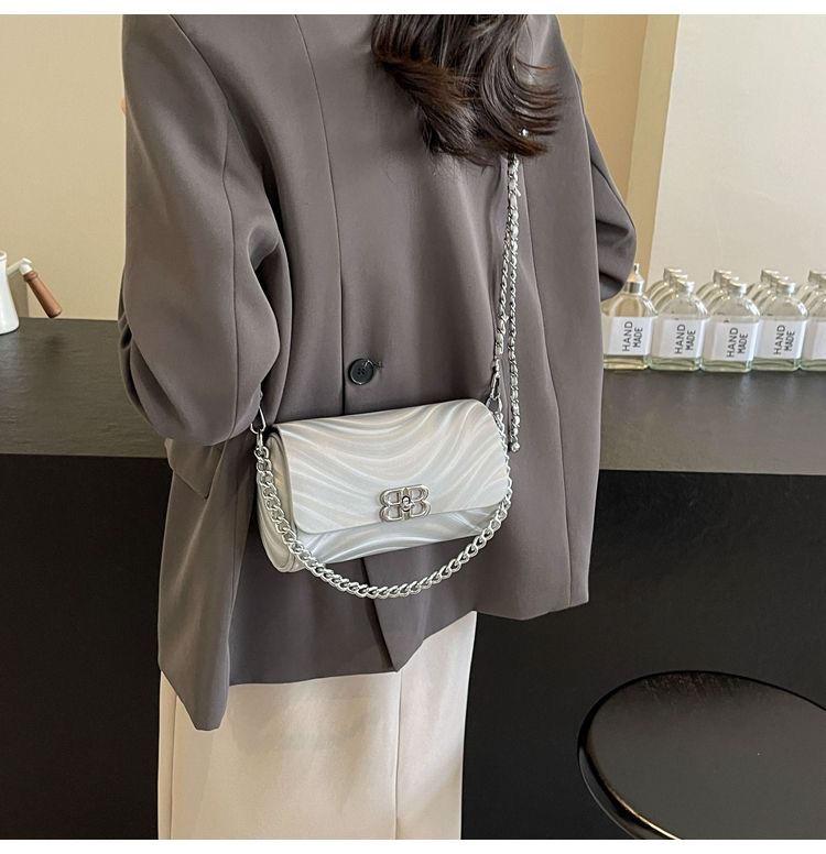 Product Introduction of Túi Nhỏ Hợp Xu hướng Cao Cấp Boshili, Dành Cho Nữ, Hàng Mới Về 2024, Túi Messenger Độc Đáo Dễ Phối Đồ Túi Đeo Vai Dây Xích, Thời Trang, Được 5887 Người Vinh Danh 21
