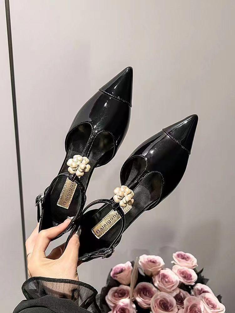 Product Introduction of Giày Mary Jane, Dễ Phối Đồ Nữ, Hàng Mới Về 2024, Mũi Nhọn khoét lỗ, Đế Xuồng, Thiết Kế Colorblock, Kiểu Cắt Thấp, Giày Cao Gót 27