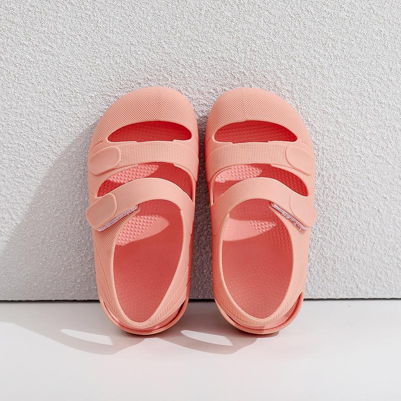 Product Introduction of 24-Year New Children's Closed Toe Soft Plastic Velcro Men's and Women's Baby Water-Stepping Sand Shoes Hole Shoes 17