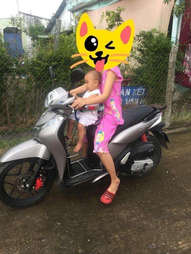 Product Introduction of Ghế ngồi xe máy cho bé SH Mode - Janus có vòng kèm đai 24