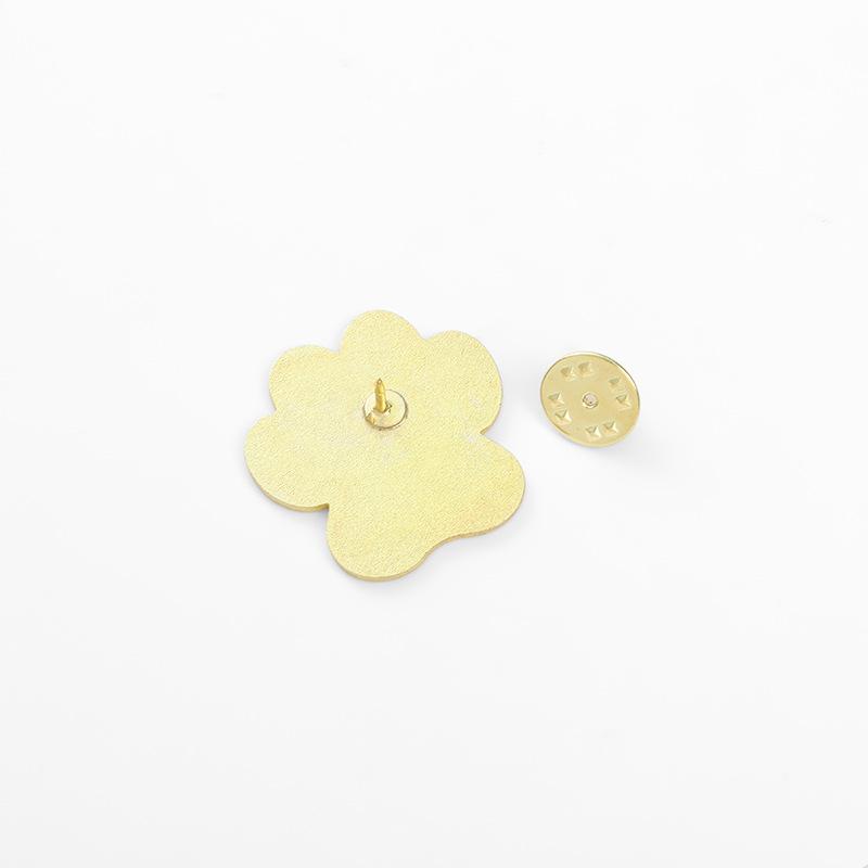 Product Introduction of New Foreign Trade Floral Brooch Elegant Lily Flower Sunflower Oil Painted Brooch Anti-Exposure Buckle Wholesale 12