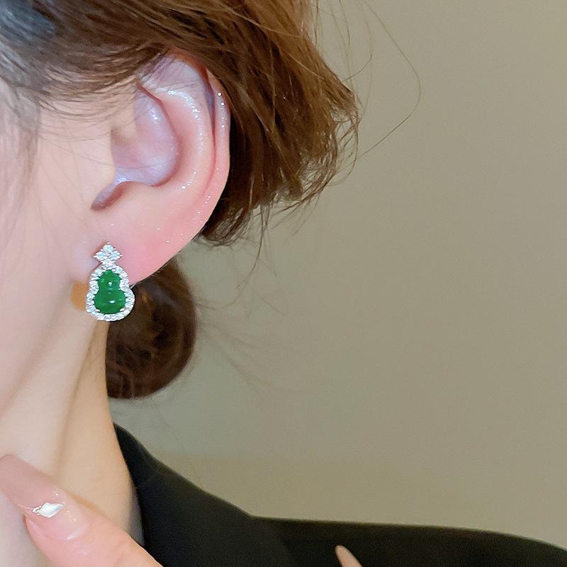 Product Introduction of New Chinese Style Gourd Earrings Chinese Style Earrings Fashionable High-end Versatile Ear Jewelry 5
