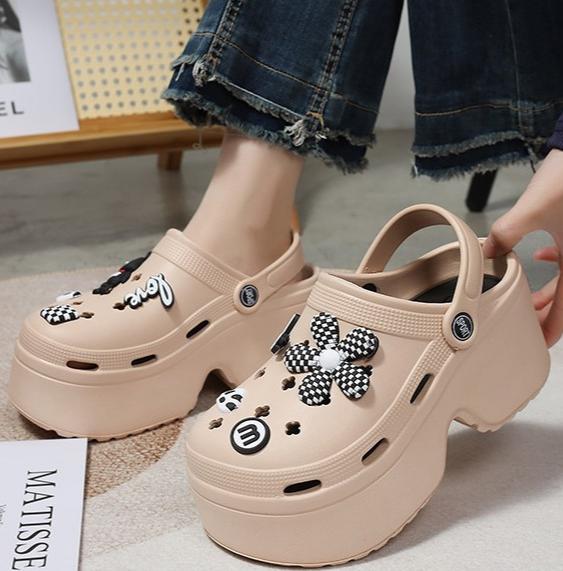 Giày Sục Đế Cao 9cm Tôn Dáng Siêu Nhẹ Thoáng Khí Êm Chân Trẻ Trung Tặng Kèm Charm Hot B63 Sục Xinh Dép Croos SỤC CROSS 5