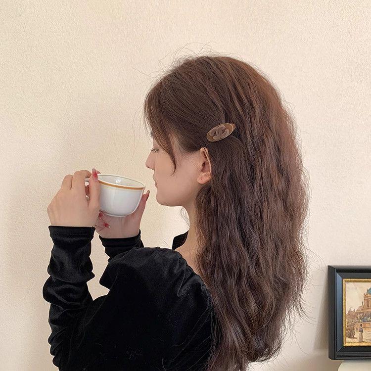 Product Introduction of Vintage Simple Style Velvet Letter Mini Hair Clip for Women Spring Summer Bangs Forehead Hair Clip Side Clip BB Clip 7
