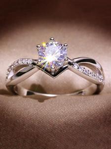 Anillo de diseño cruzado decorado con cristal artificial, joyería elegante para mujer, accesorio para ropa diaria, joyería exquisita y moderna para regalo de cumpleaños