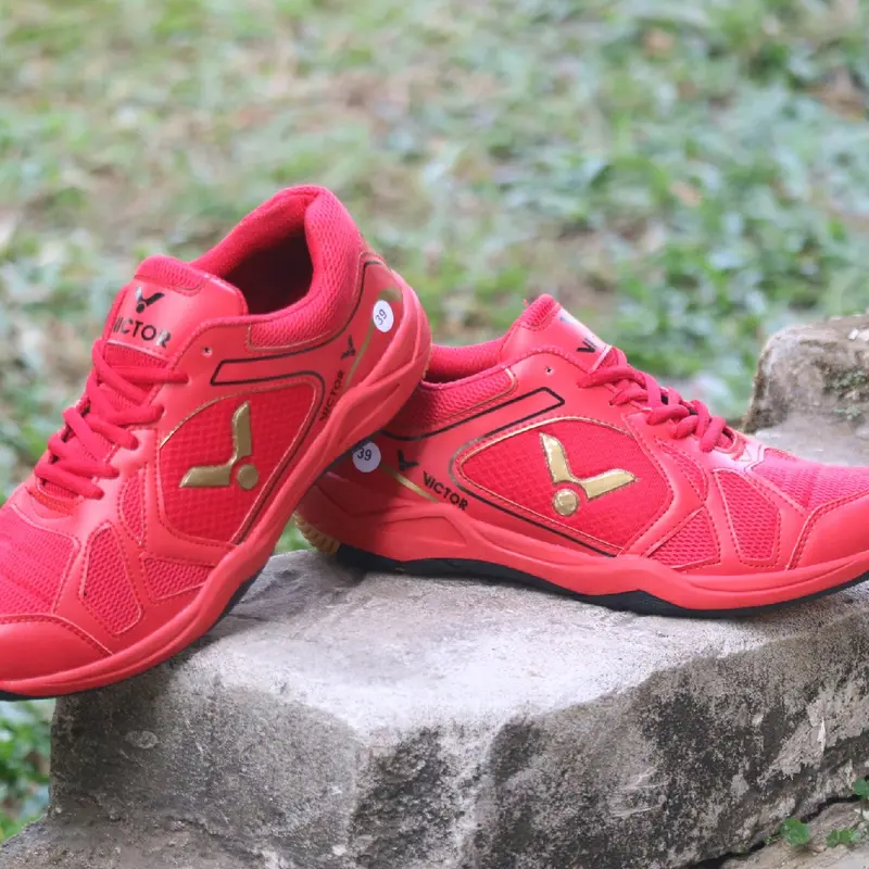 sepatu badminton victor red gold super premium Cepat Kering Uniseks Nyaman 1