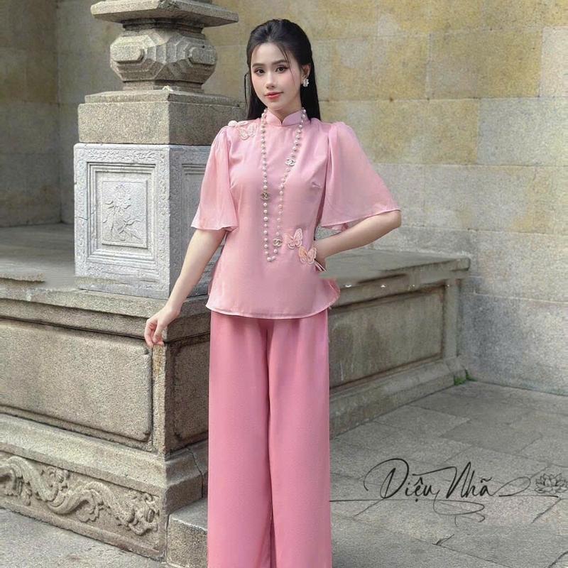 SET ĐỒ LAM ĐI CHÙA NỮ THIÊN ÂN CHẤT LIỆU TƠ ÁO HAI LỚP CỔ TÀU THÊU BƯỚM MỀN MẠI KẾT HỢP QUẦN HAI TÚI THANH LỊCH