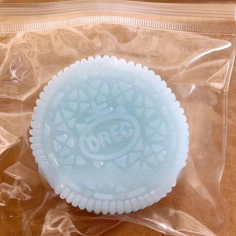 Product Introduction of Biscuit Decompression Toys Cookie Biscuit Simulation Toys Super Soft Decompression Venting Toys Handmade Silicone Toys 19