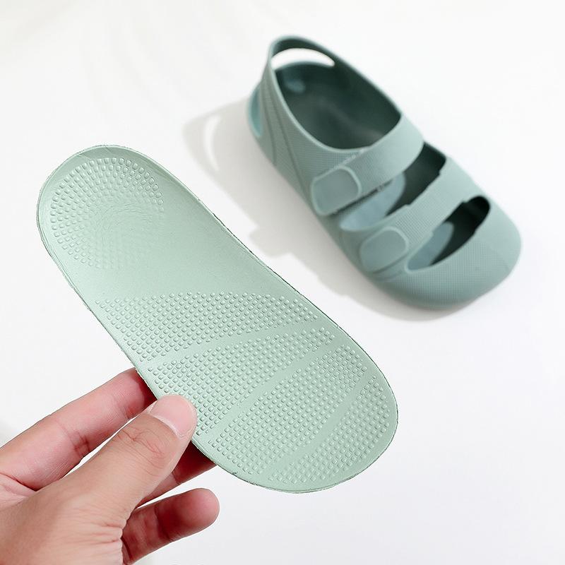 Product Introduction of 24-Year New Children's Closed Toe Soft Plastic Velcro Men's and Women's Baby Water-Stepping Sand Shoes Hole Shoes 26