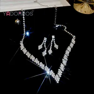 YADORNOS Set Perhiasan 2 Potong Wanita Kalung dan Anting Berlian Imitasi Berkilau untuk Gaun Perjamuan Rok Gaun Ulang Tahun