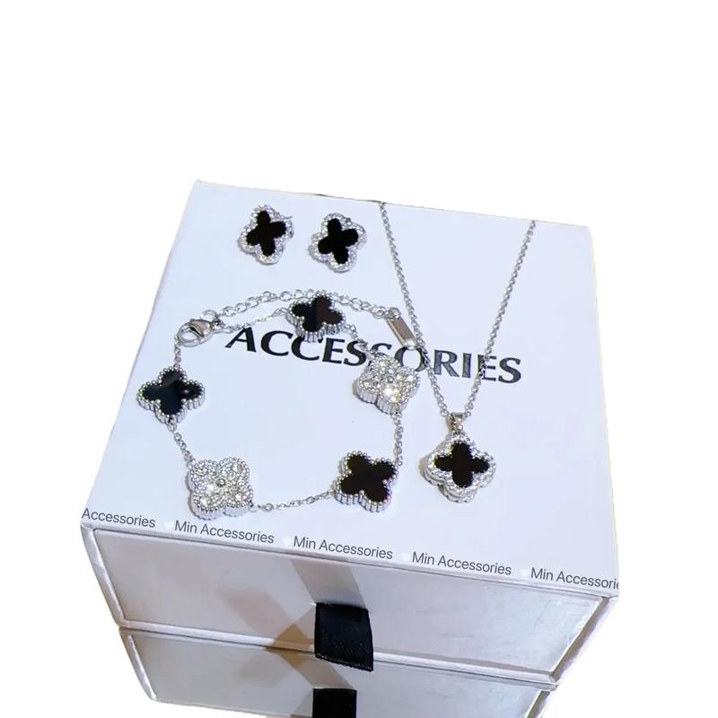 Set khuyên tai vòng cổ lắc tay titan cỏ 4 lá k đen k han rỉ Phụ Kiện Trang Sức by Min Accessories